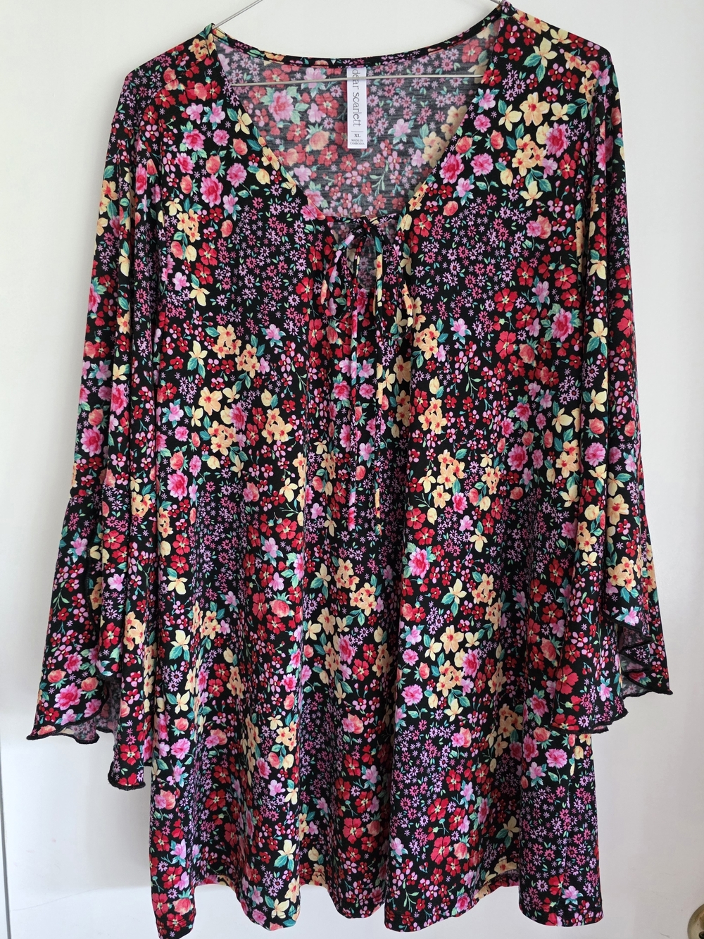 Dear Scarlett Black Floral Tie-Front Tunic with Flared Sleeves XL